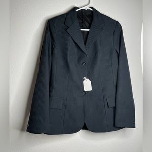 Unbranded His measurements are Shoulders 15” Chest 36” Length 26”